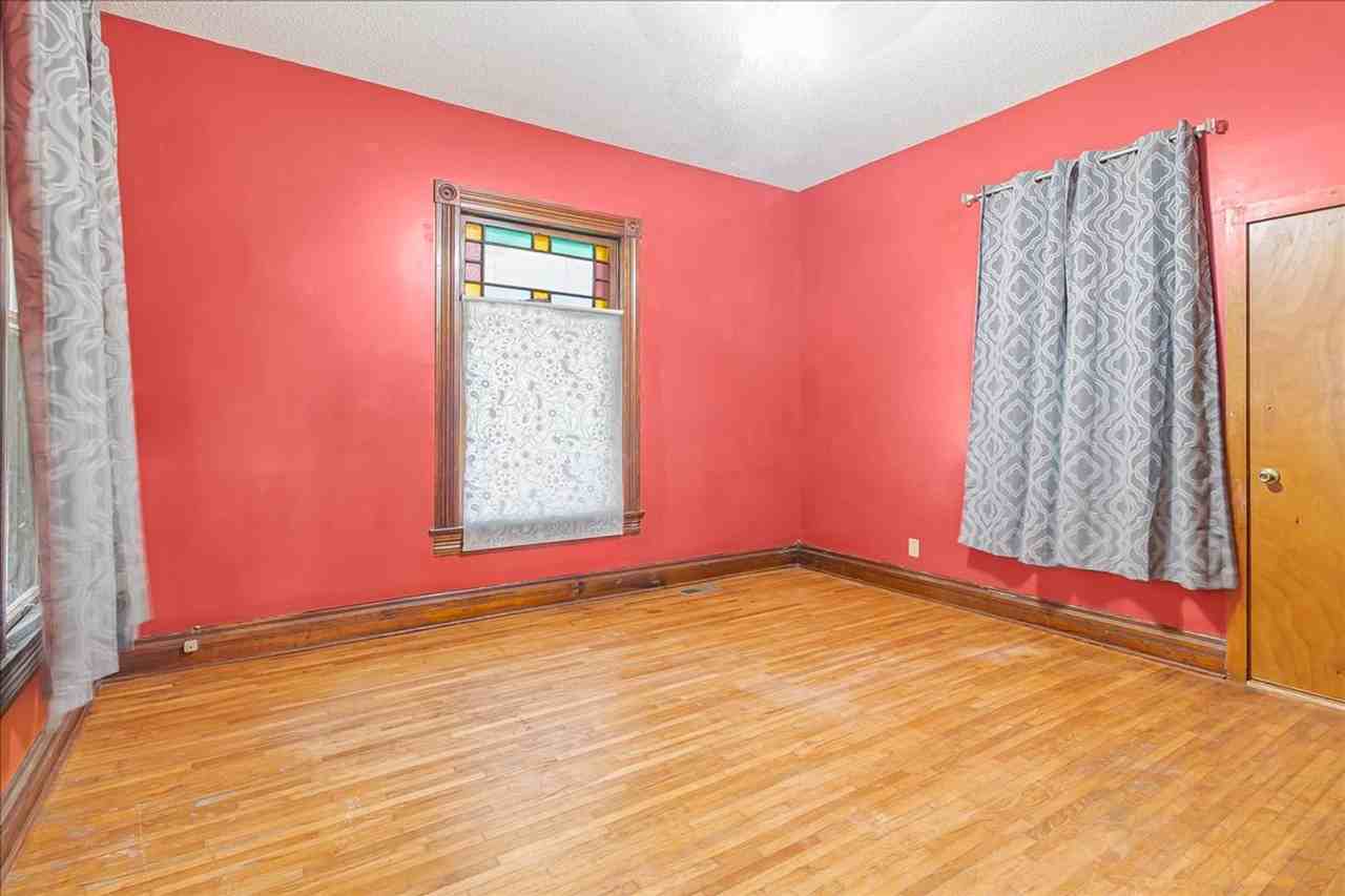 411 N College Ave - Photo 6 of 23