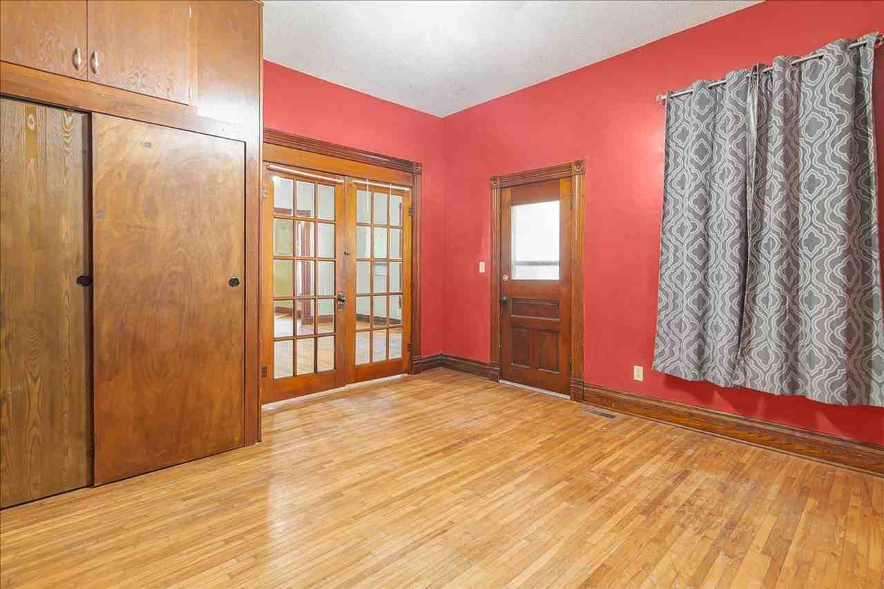 411 N College Ave - Photo 7 of 23