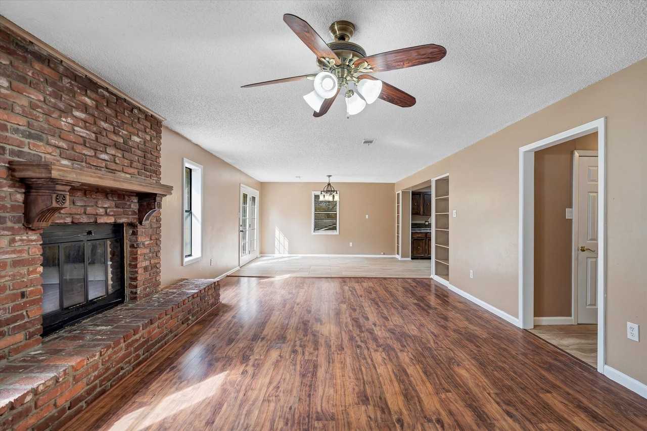 3113 Candlewood Dr - Photo 4 of 17