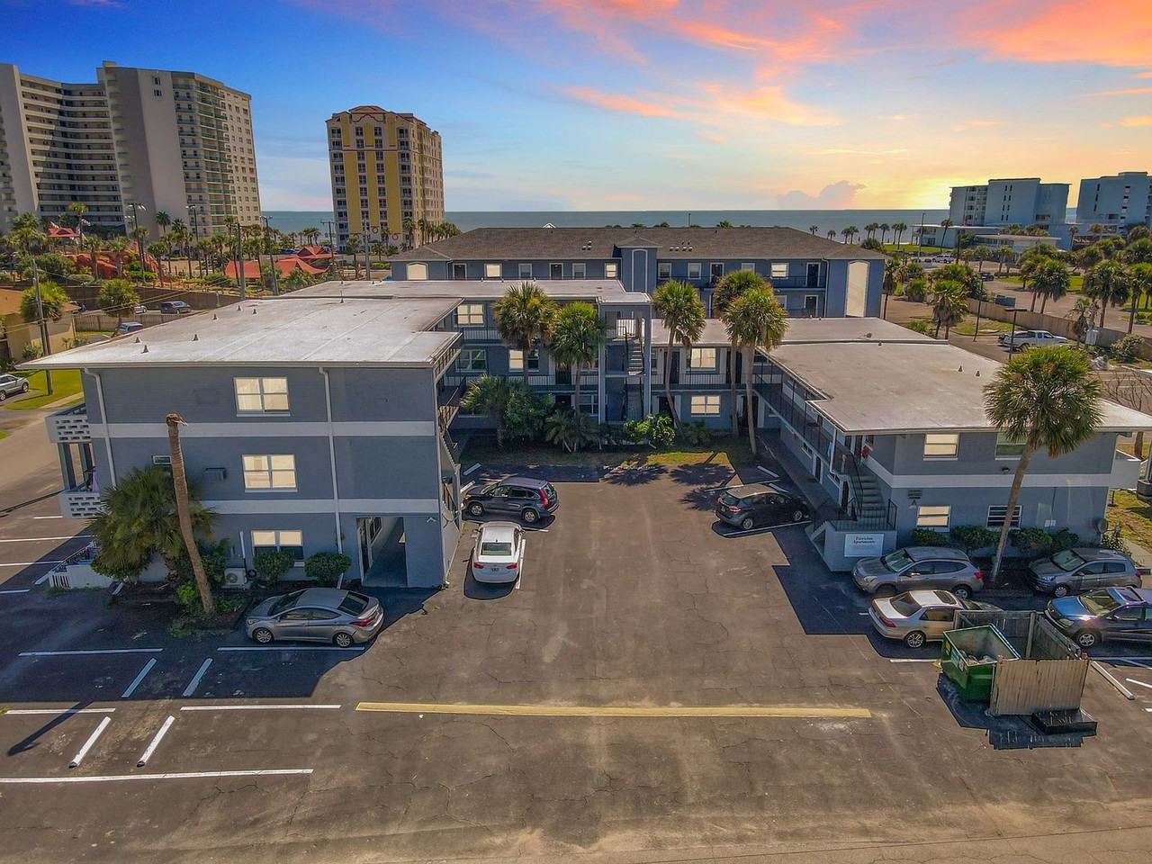 The Sea Glass Apartments - Photo 3 of 13