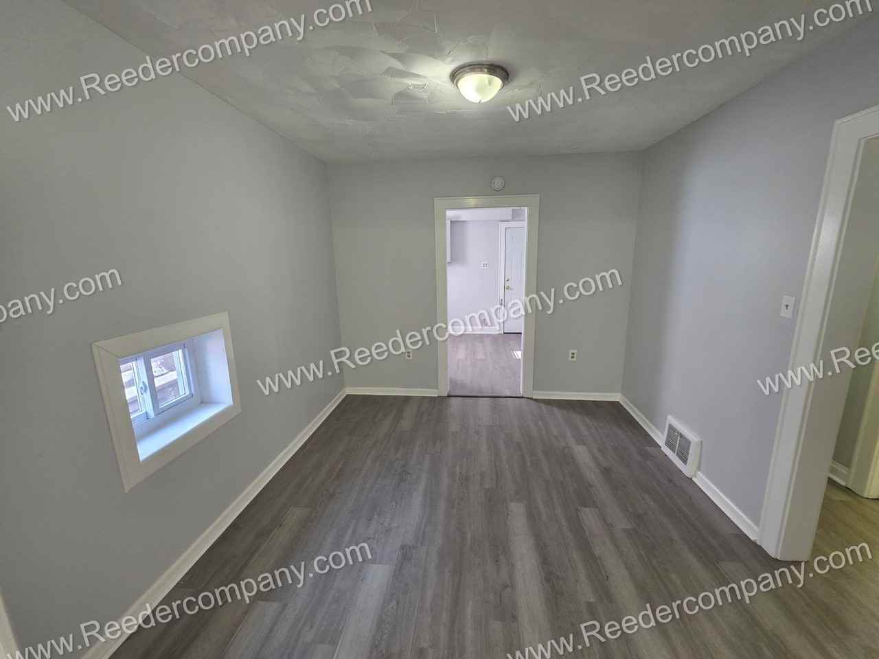 3824 Parrish Ave - Photo 4 of 11