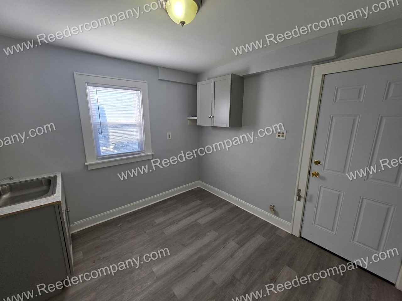 3824 Parrish Ave - Photo 5 of 11