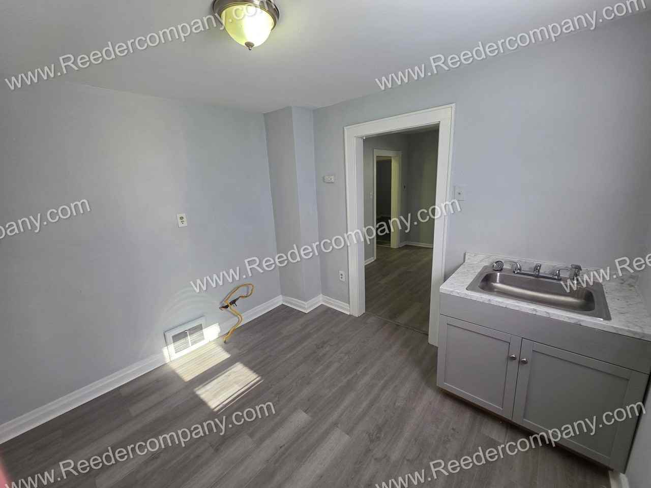 3824 Parrish Ave - Photo 6 of 11