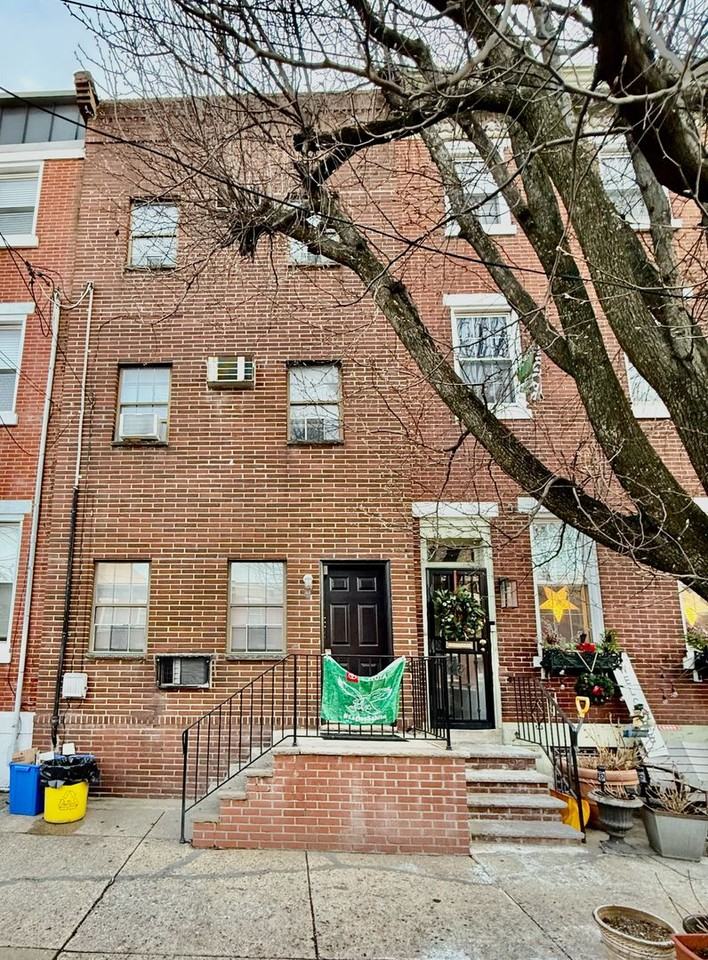 2528 Christian St - Photo 2 of 24