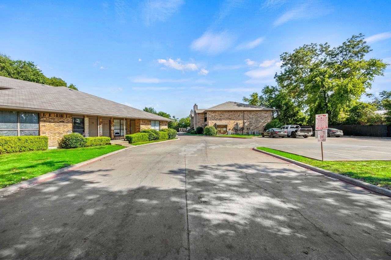 Park Place Apartments - Photo 2 of 20