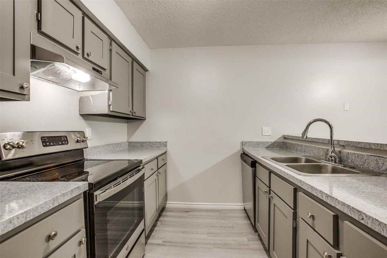 Park Place Apartments - Photo 3 of 20