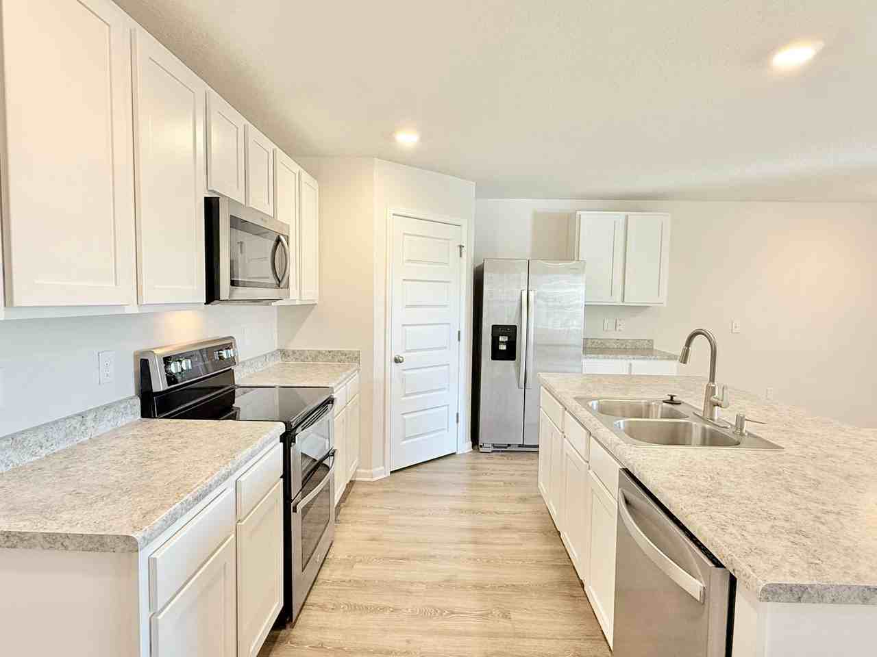 5320 Peach Dr - Photo 5 of 16