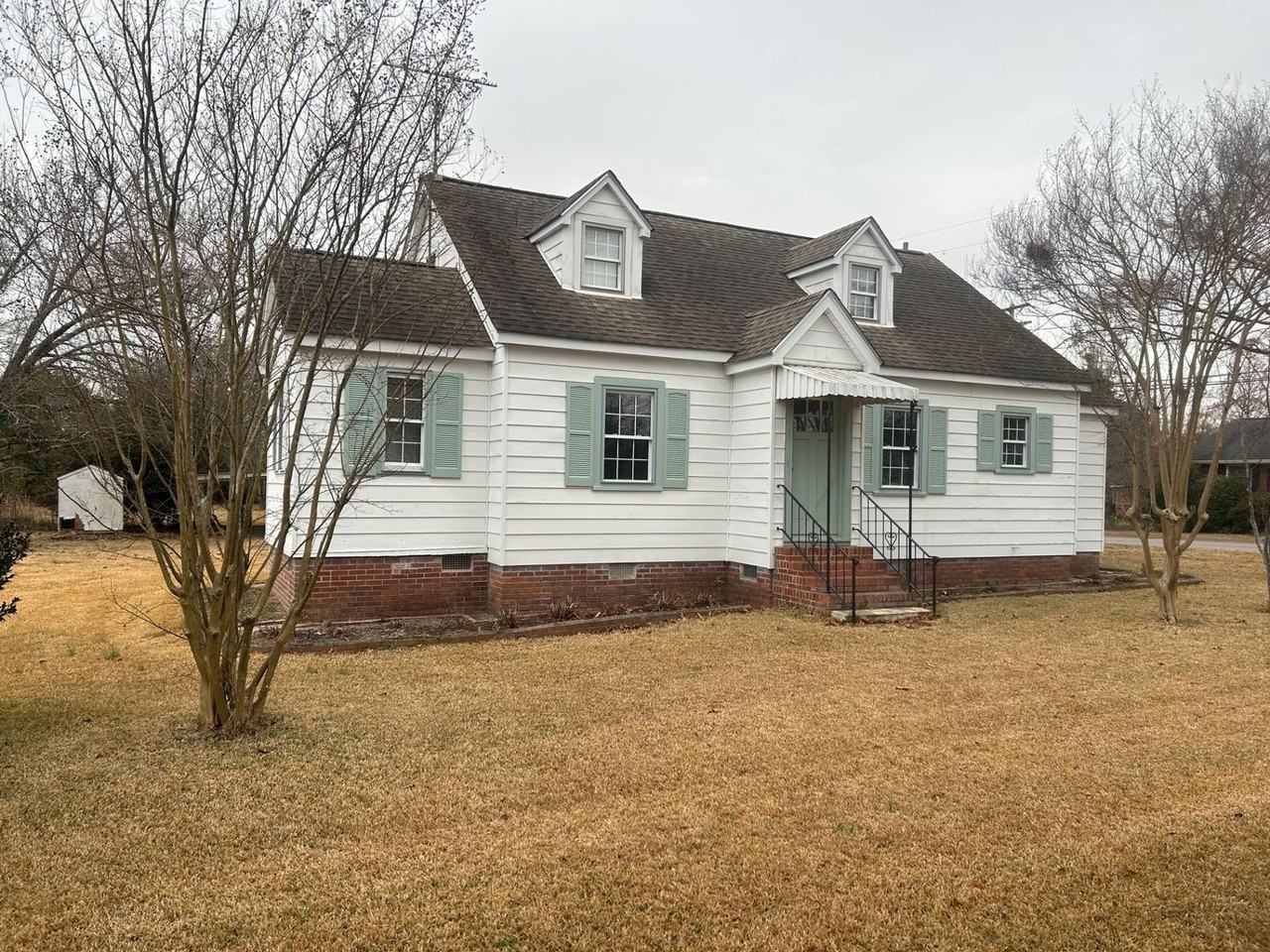 939 Central Dr - Photo 2 of 34