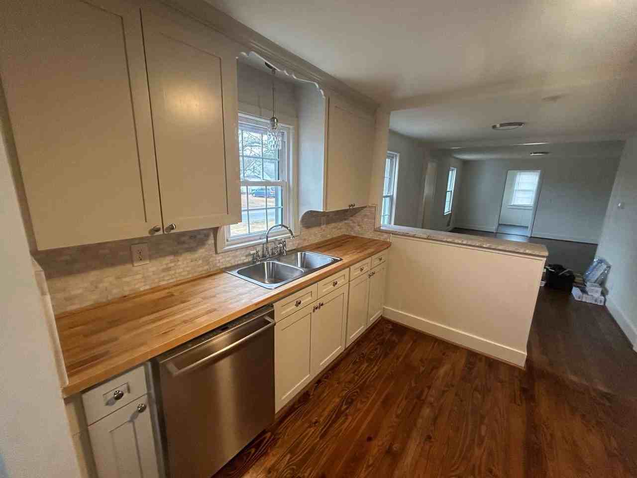 939 Central Dr - Photo 6 of 34