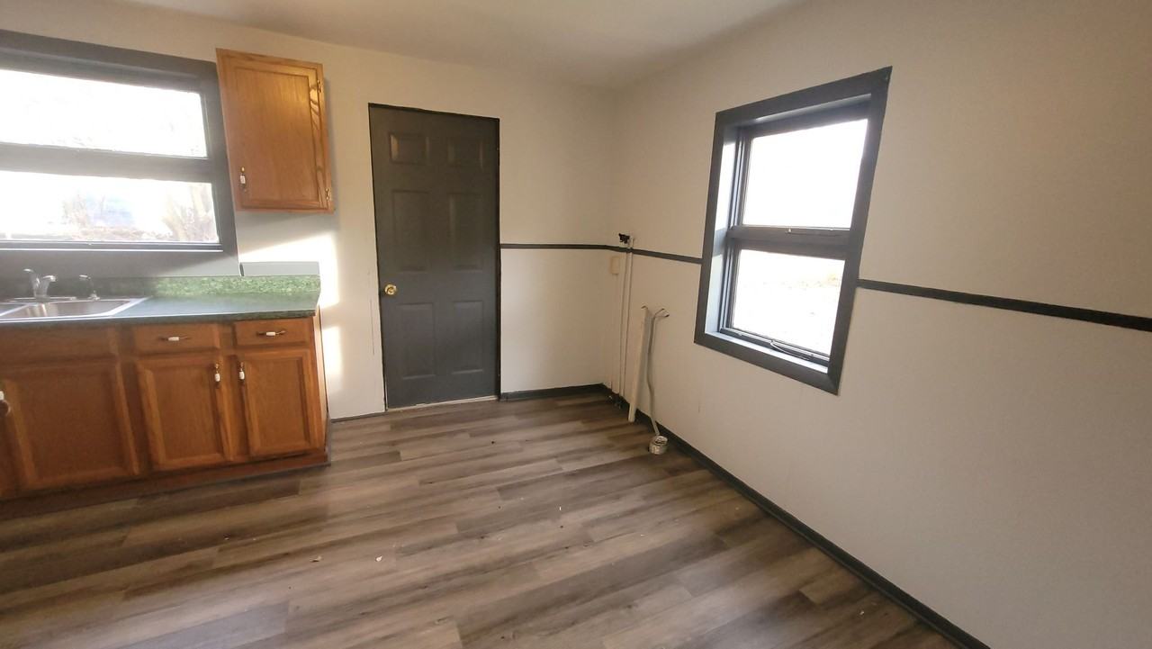 217 Thompson St - Photo 3 of 12