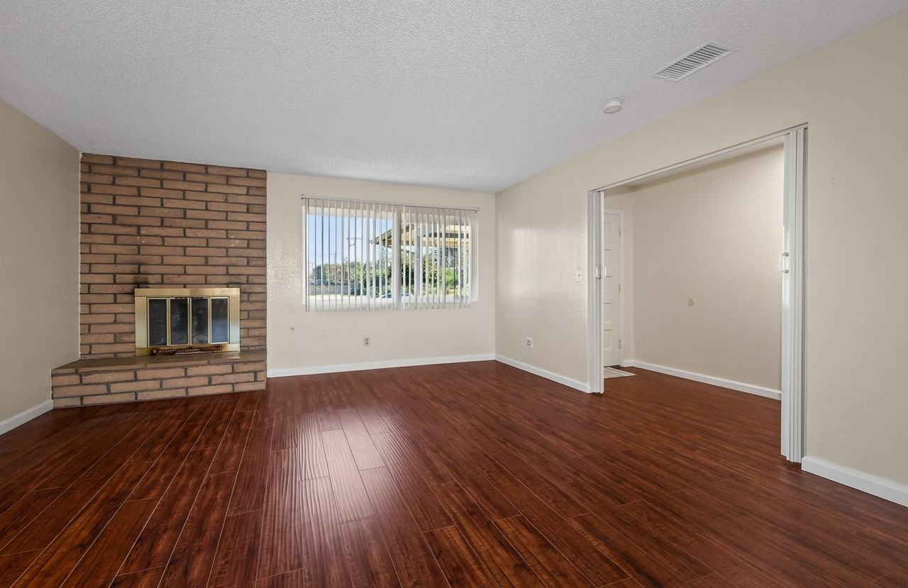 11386 Iris St - Photo 6 of 26