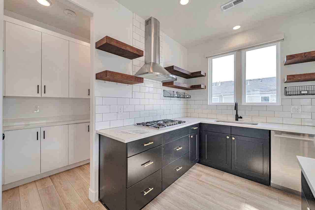 11591 S Alexandria Dr - Photo 2 of 30