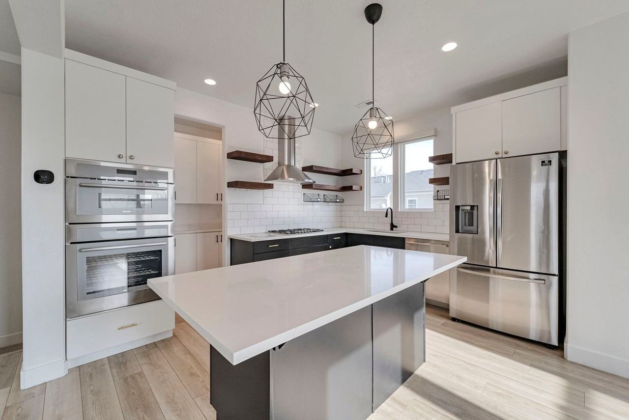 11591 S Alexandria Dr - Photo 4 of 30