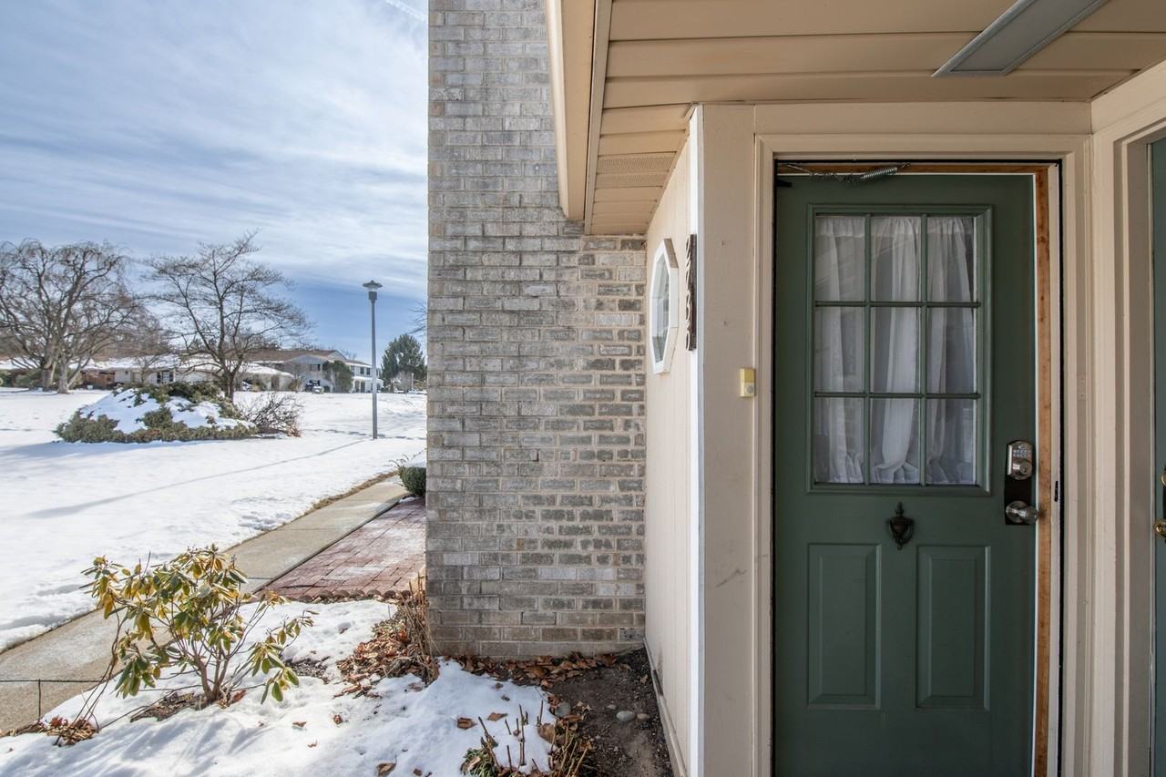 2735 Rolling Green Pl - Photo 3 of 18