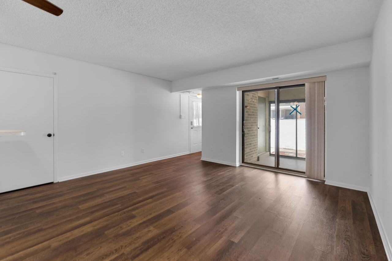 2735 Rolling Green Pl - Photo 4 of 18