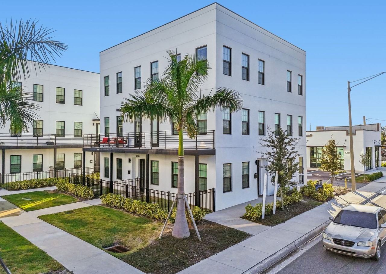 2742 5th Ave S - Photo 2 of 50