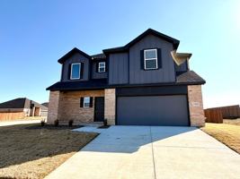 featured image of 2900 Woodbrook Dr