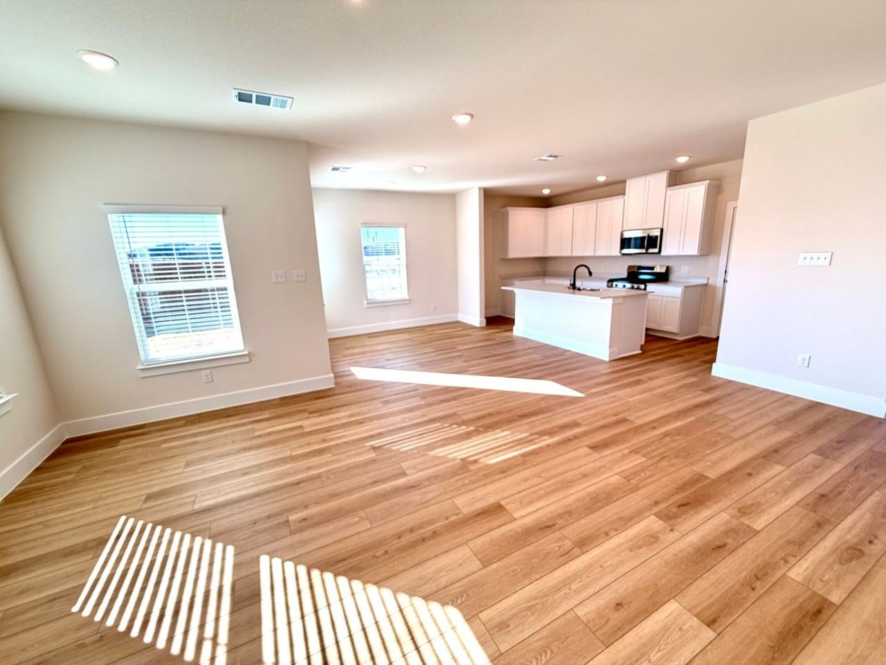 2900 Woodbrook Dr - Photo 7 of 18