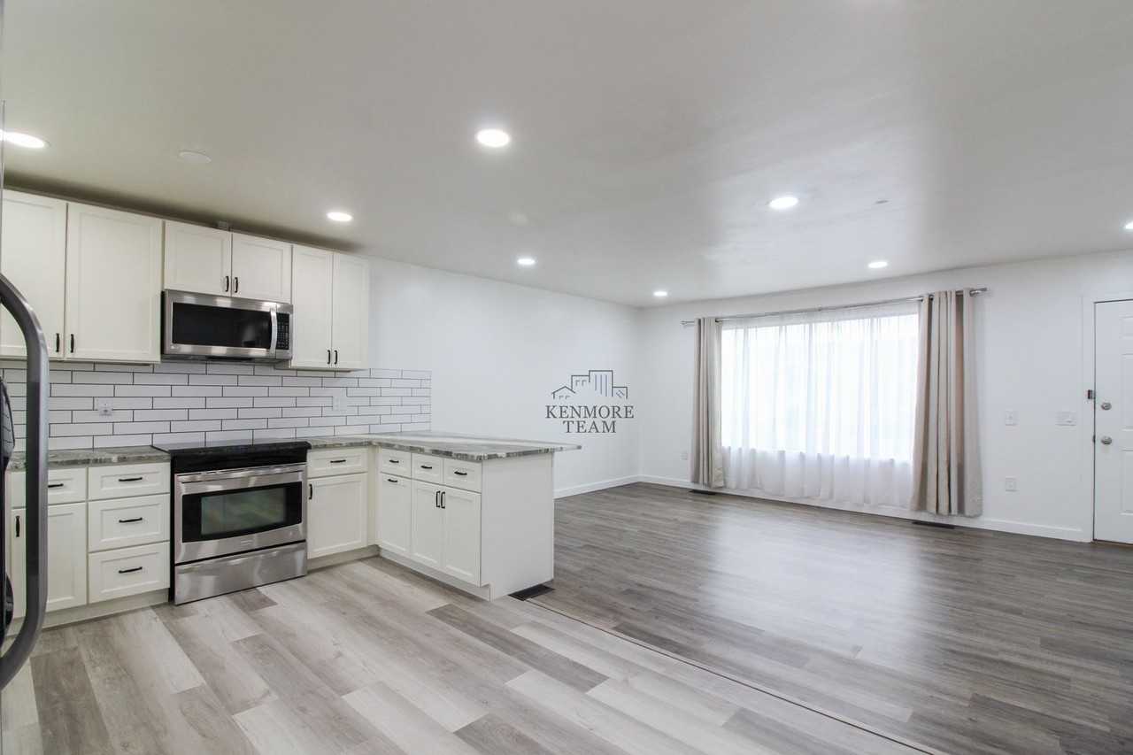608 Torbett St - Photo 2 of 15