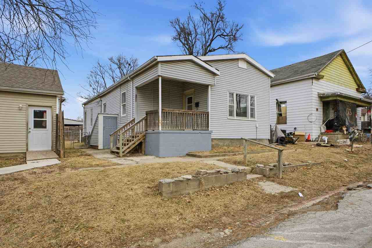 1311 Monterey St - Photo 2 of 23