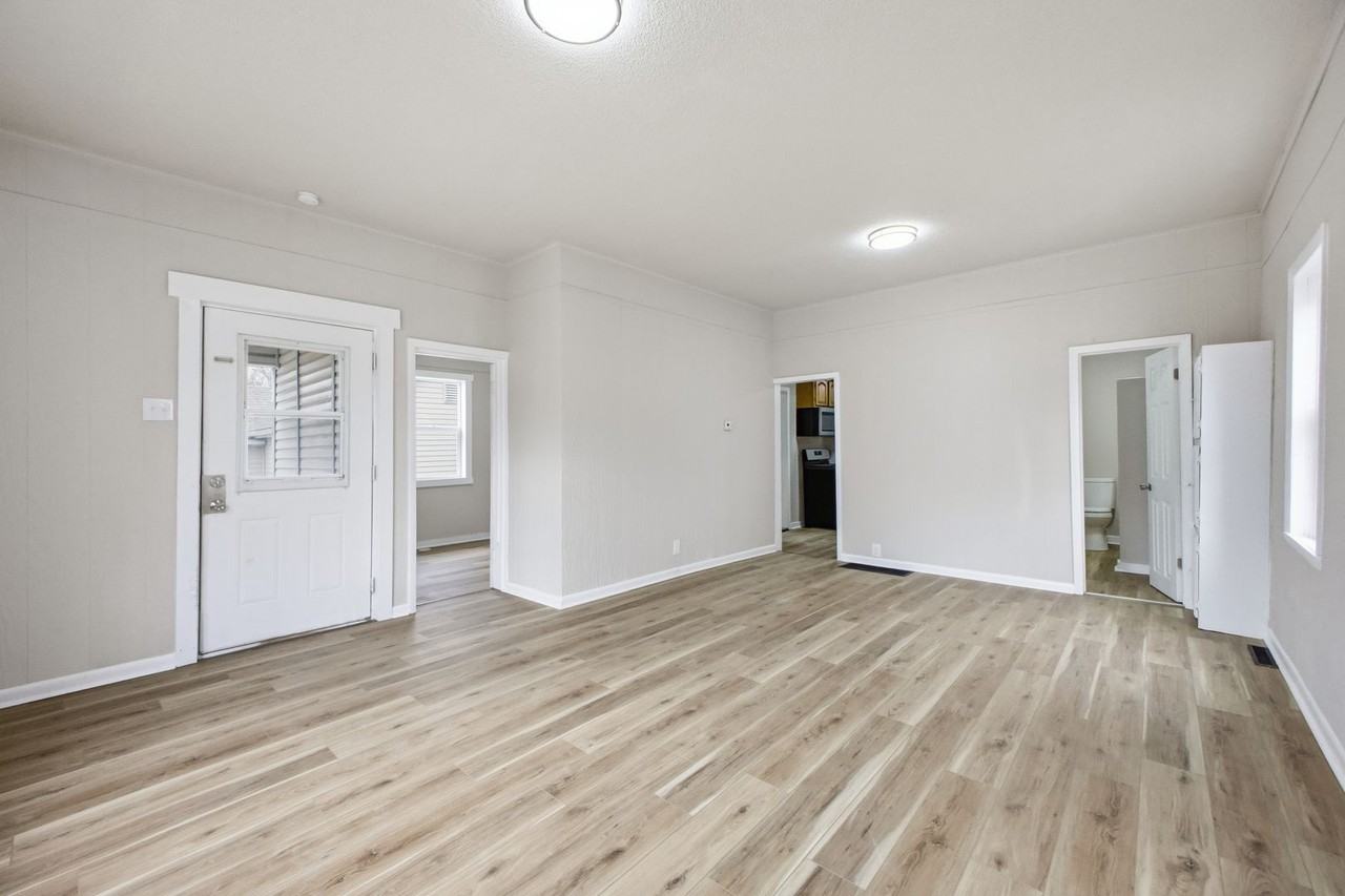 1311 Monterey St - Photo 6 of 23