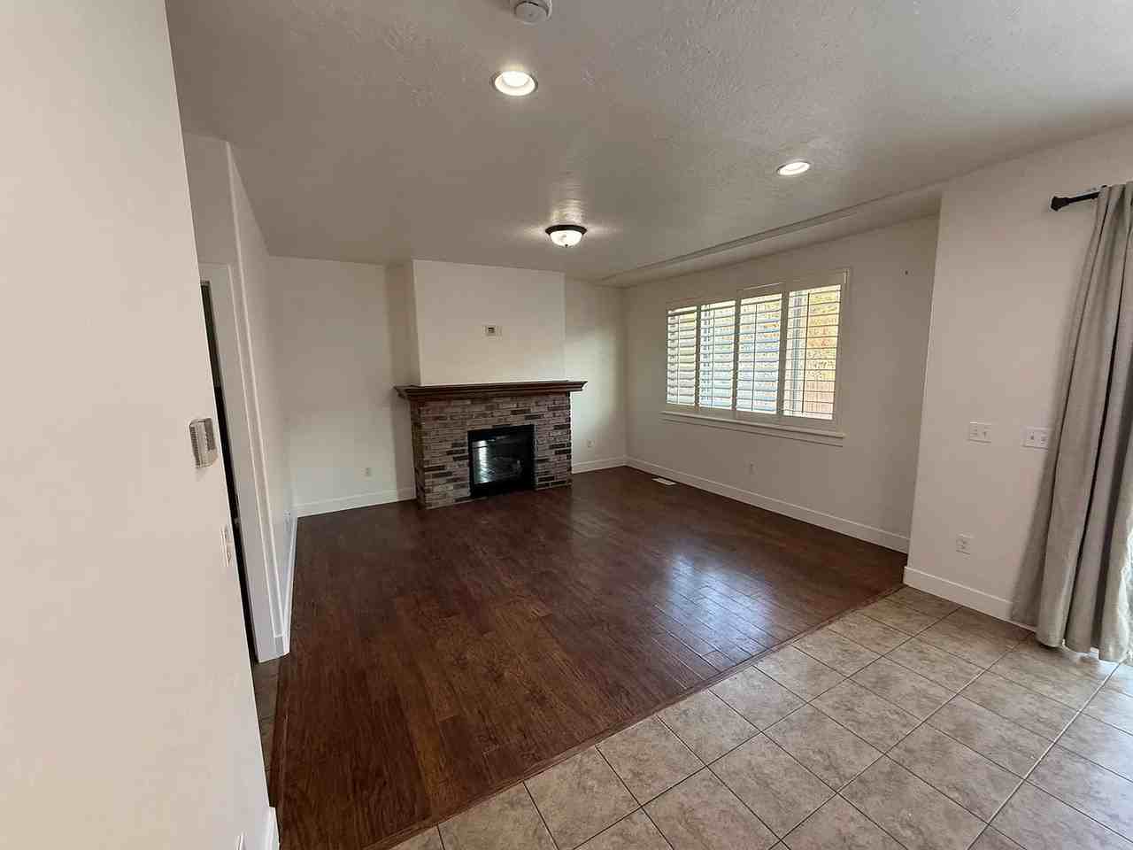 1888 Woodview Dr - Photo 5 of 24