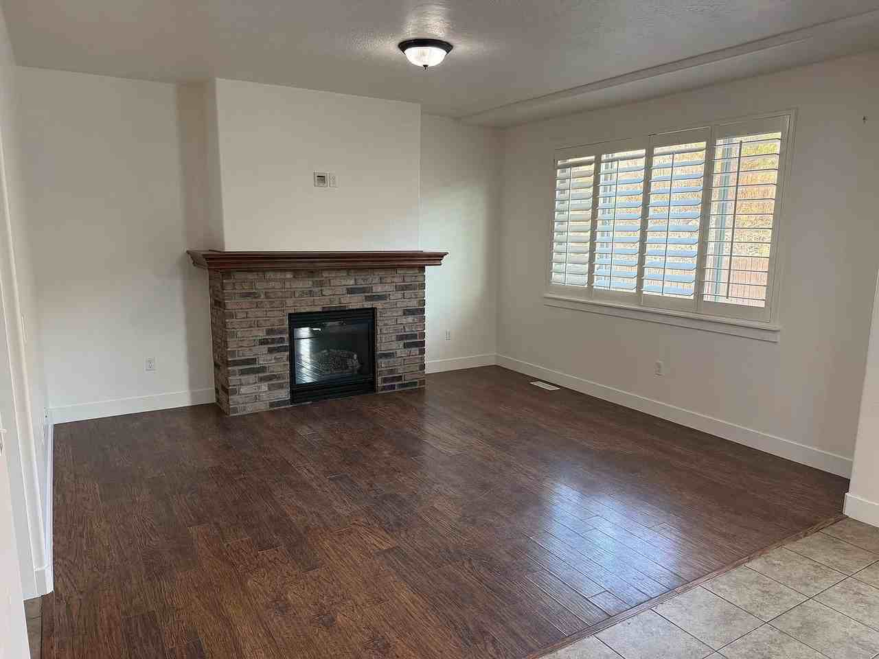 1888 Woodview Dr - Photo 6 of 24