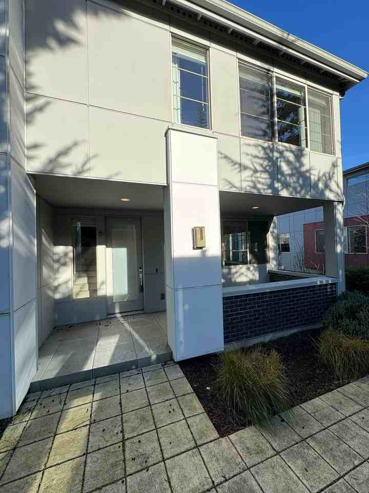 11403 117th Ln Ne #6 - Photo 2 of 22