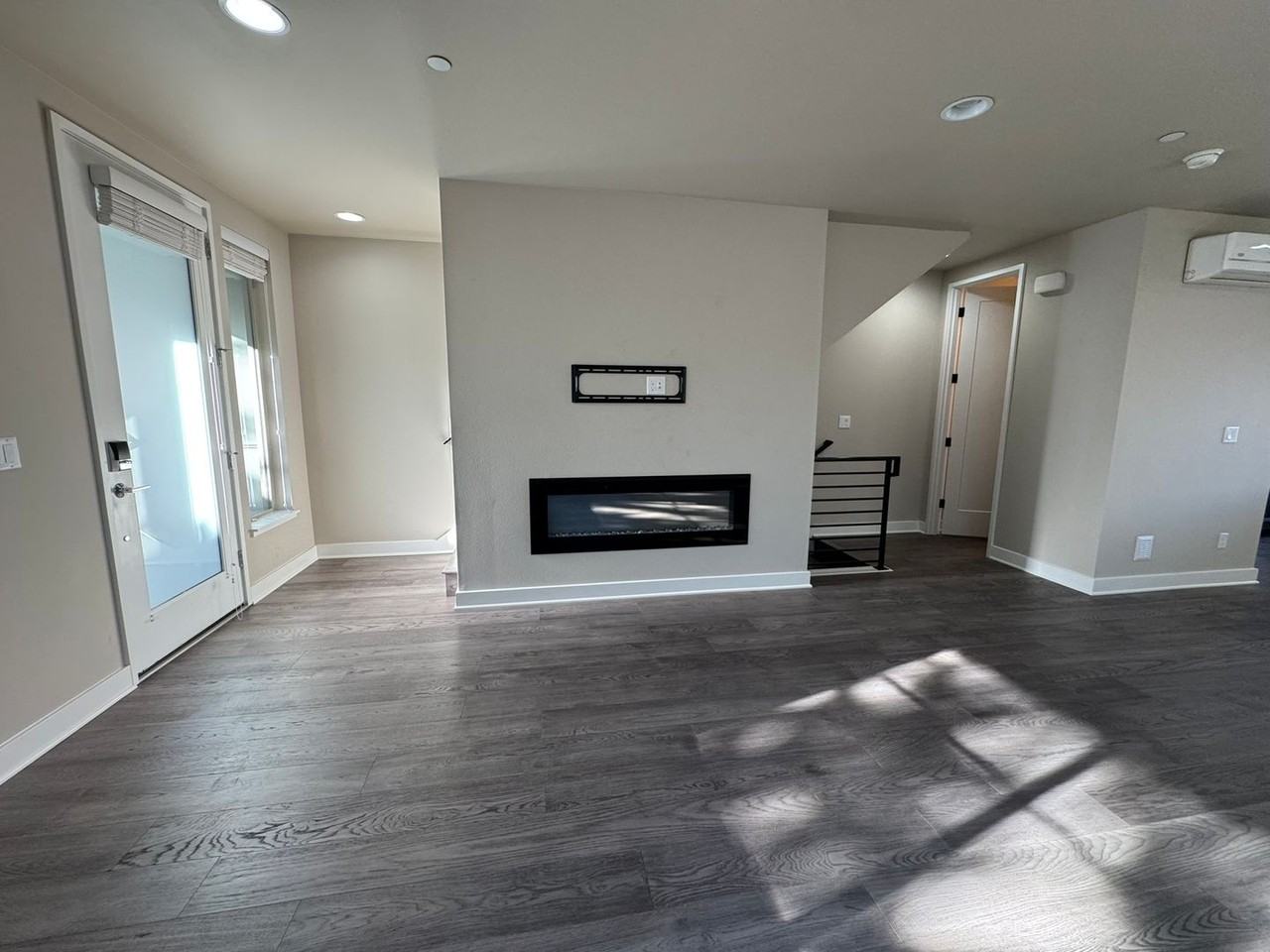 11403 117th Ln Ne #6 - Photo 3 of 22