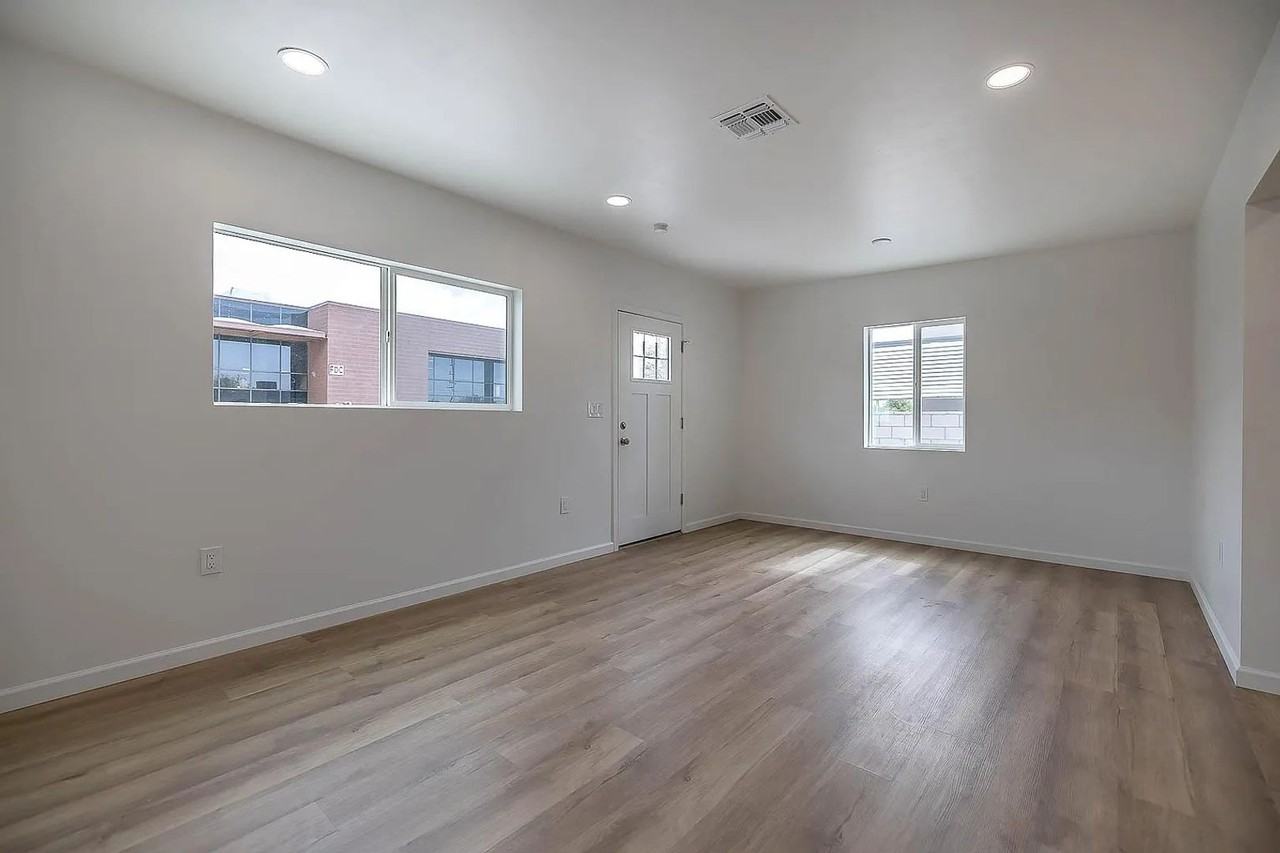 938 E Waverly St - Photo 3 of 16