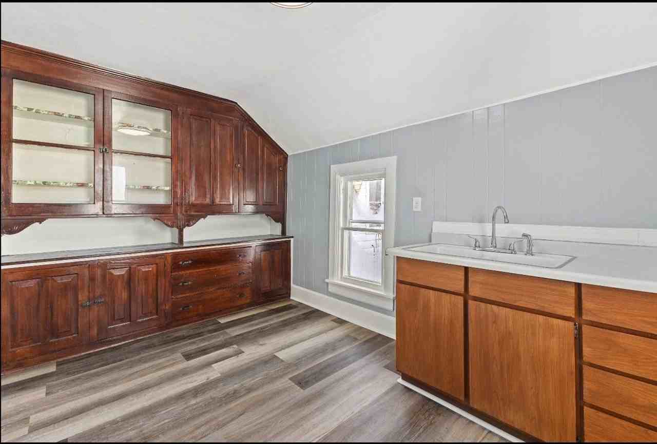 2912 Wright Ave - Photo 4 of 32