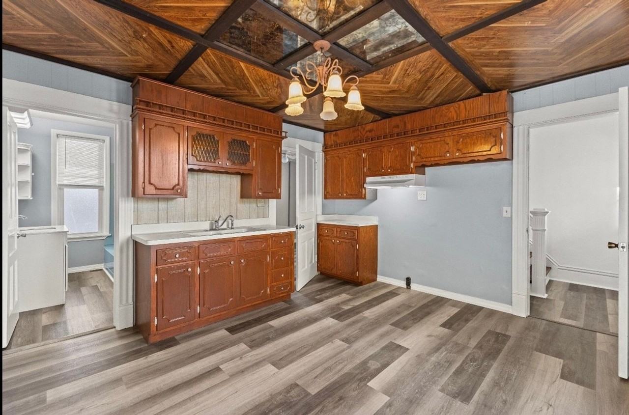 2912 Wright Ave - Photo 2 of 31