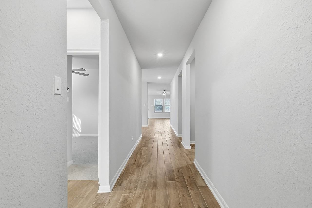 13007 Louberg Vly - Photo 3 of 33