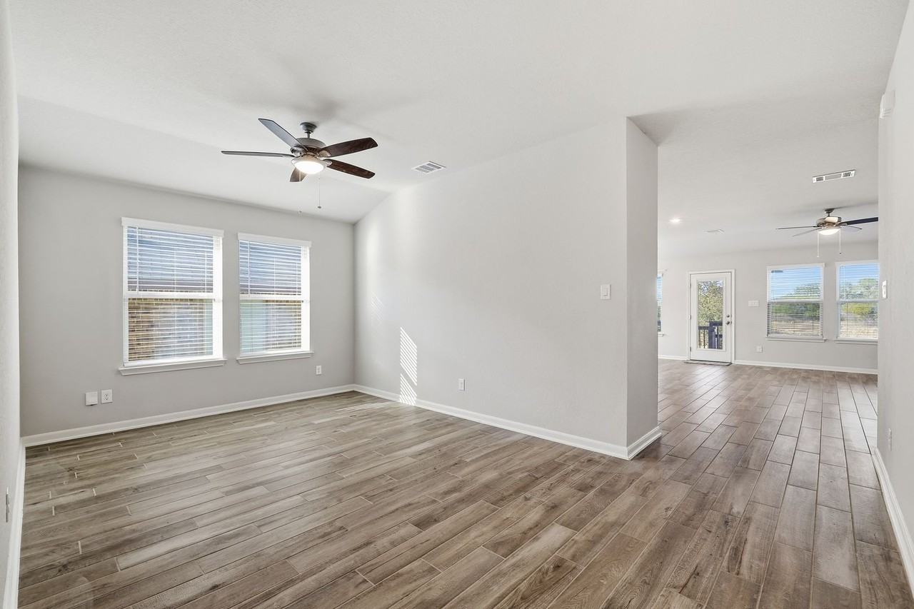 13007 Louberg Vly - Photo 4 of 33