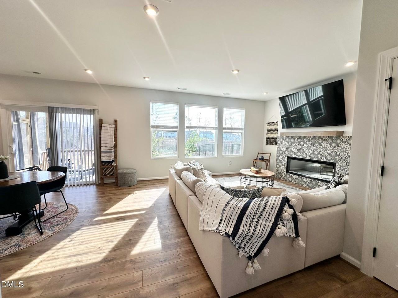 99 Daybreak Way - Photo 2 of 36
