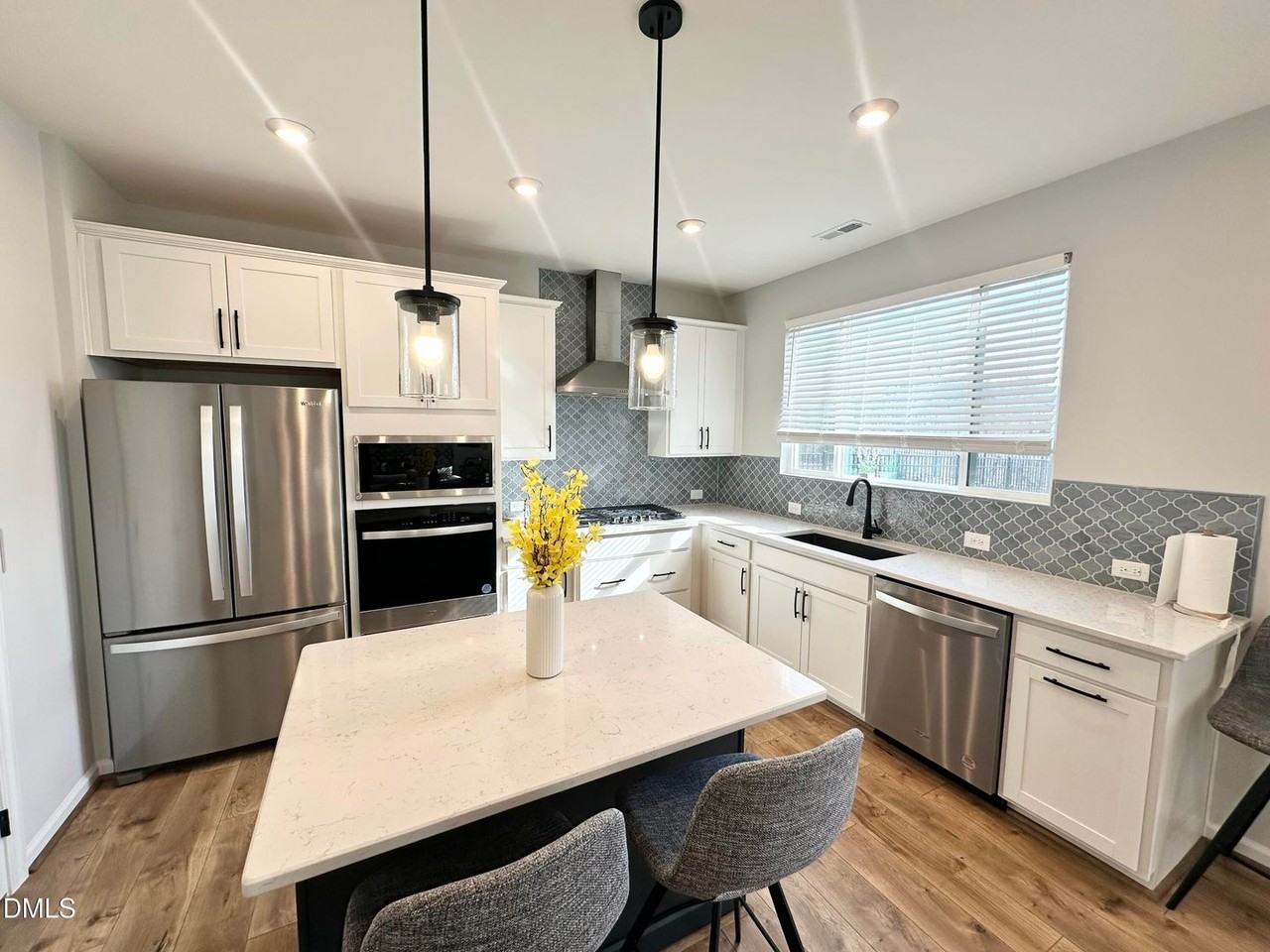 99 Daybreak Way - Photo 3 of 36