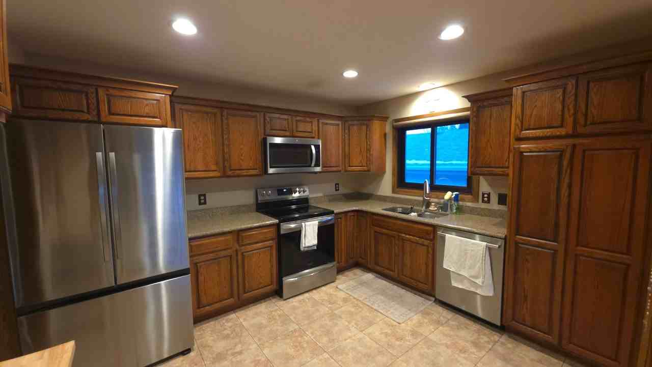 1400 S 3rd St - Photo 2 of 9