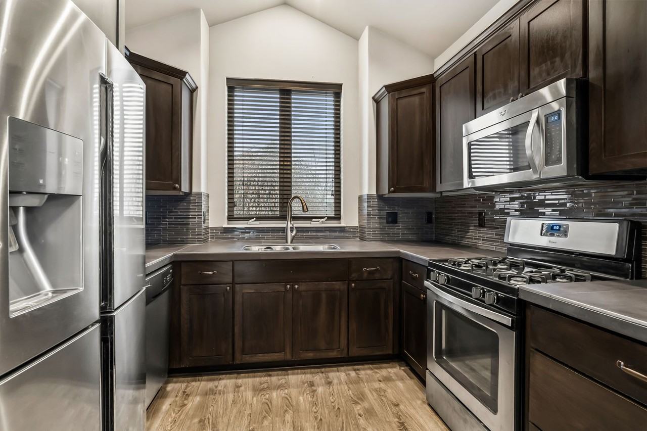 61205 Geary Dr - Photo 5 of 20