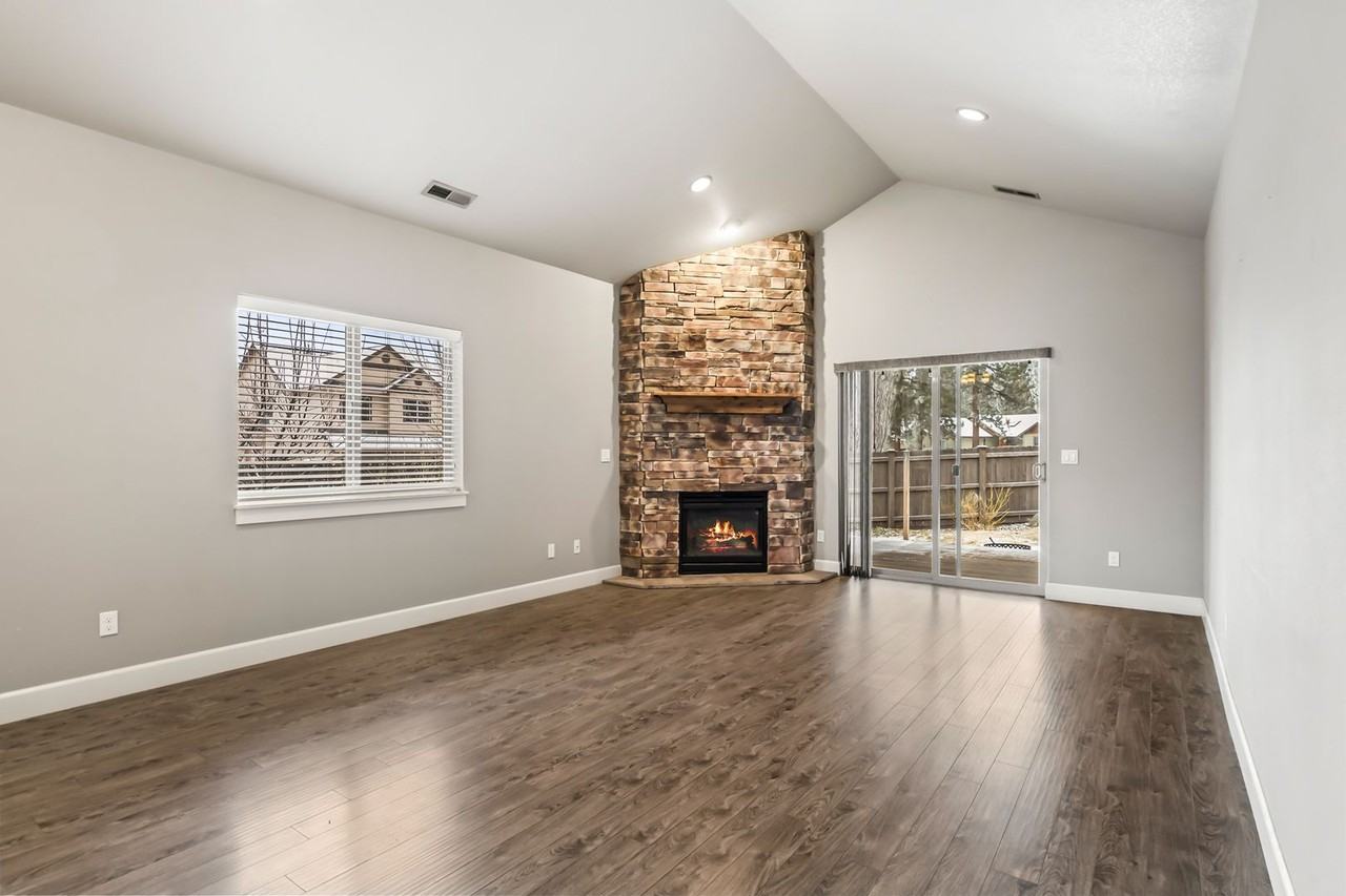 61205 Geary Dr - Photo 7 of 20