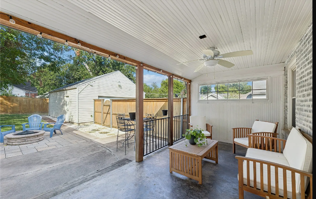 1242 S Oswego Ave - Photo 3 of 23