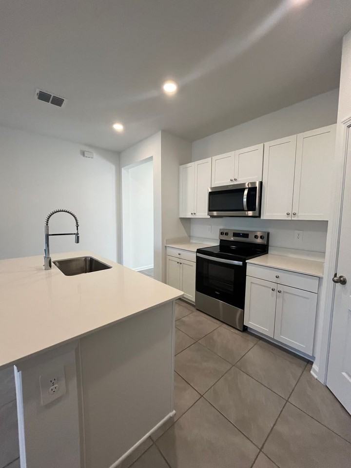 288 Redbud Rd - Photo 5 of 29