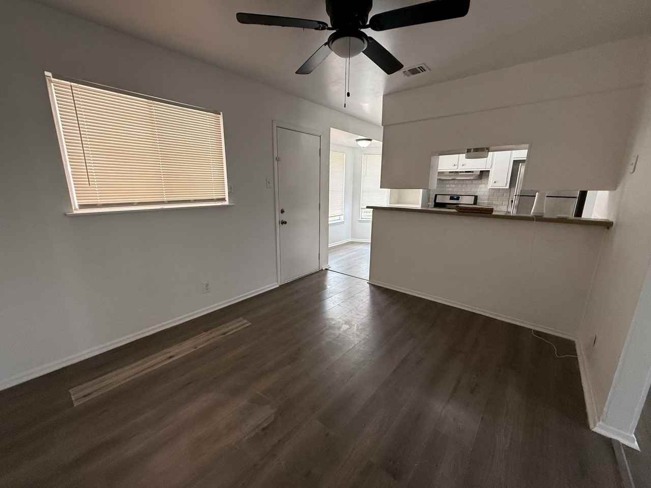 2931 Jasper St - Photo 3 of 10