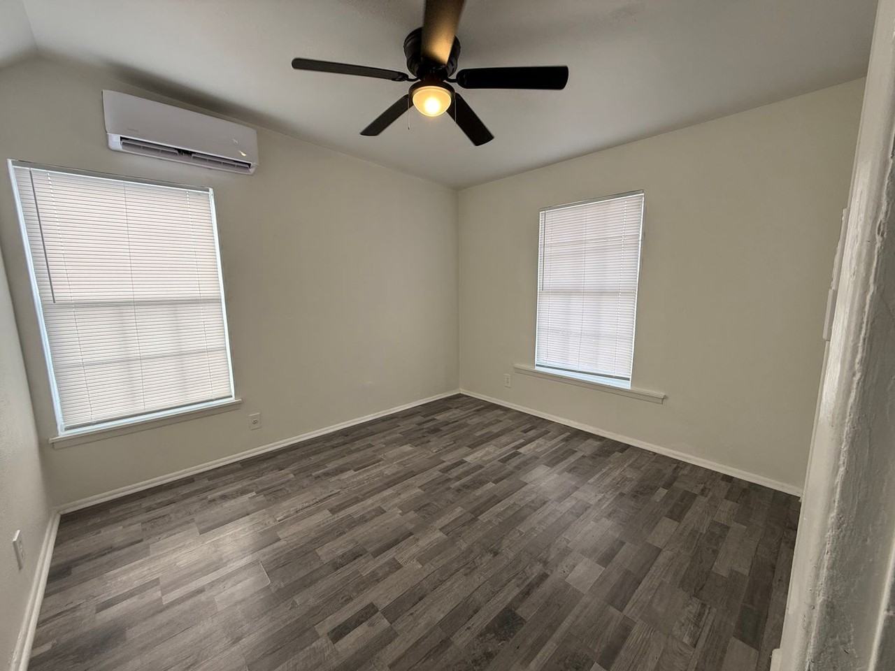 402 Surrels Ave - Photo 7 of 10