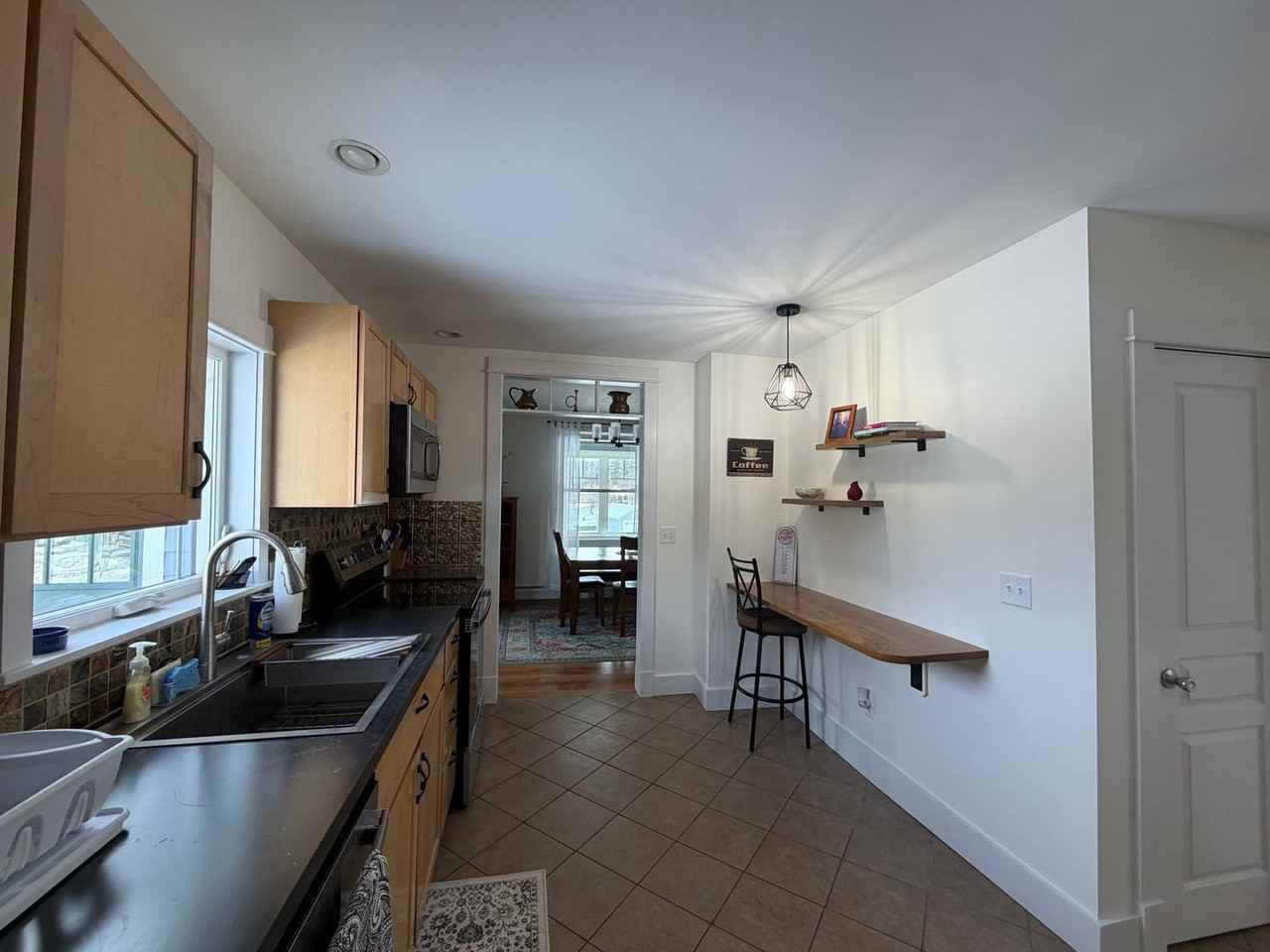 155 Eastview Dr - Photo 5 of 24