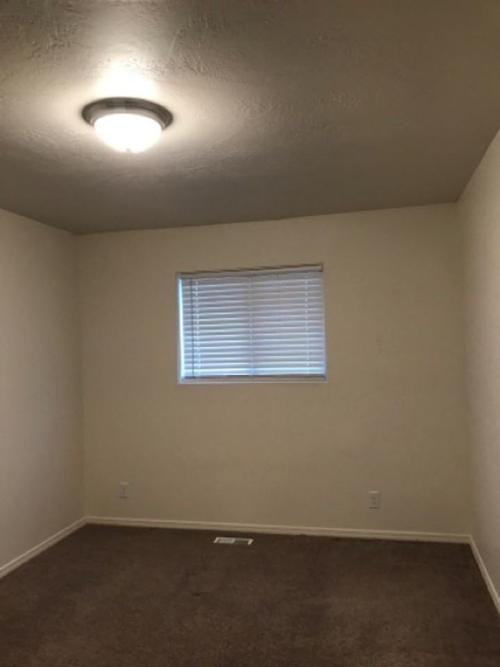 276 Filer Ave - Photo 2 of 6