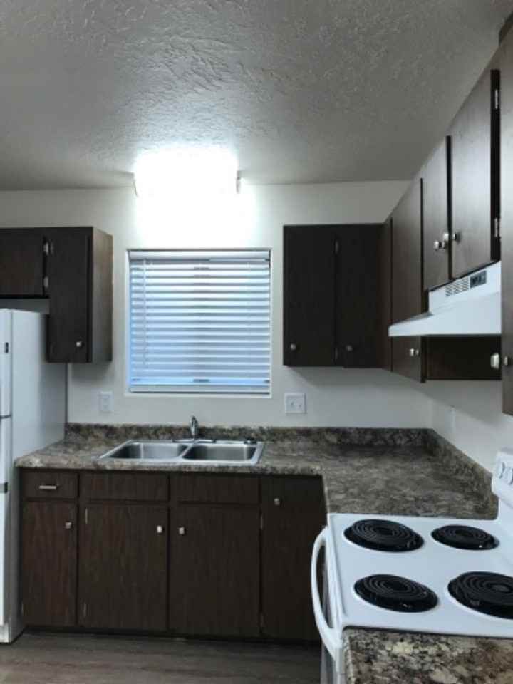 276 Filer Ave - Photo 4 of 6