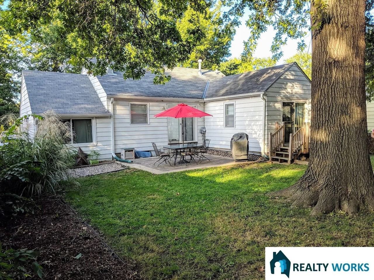 6235 Fremont St - Photo 4 of 7