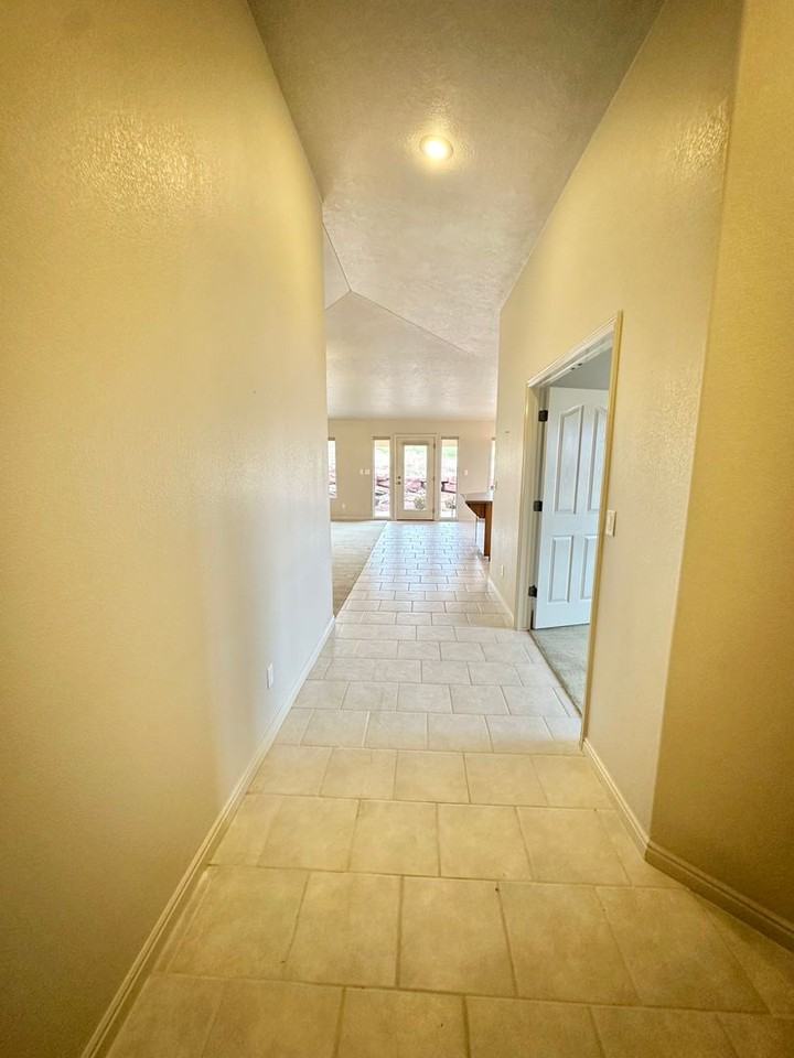 767 Uxbridge Dr - Photo 7 of 50