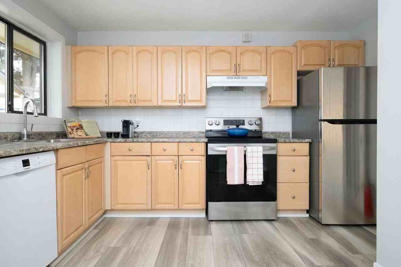 8271 Laurel Street - Photo 5 of 12