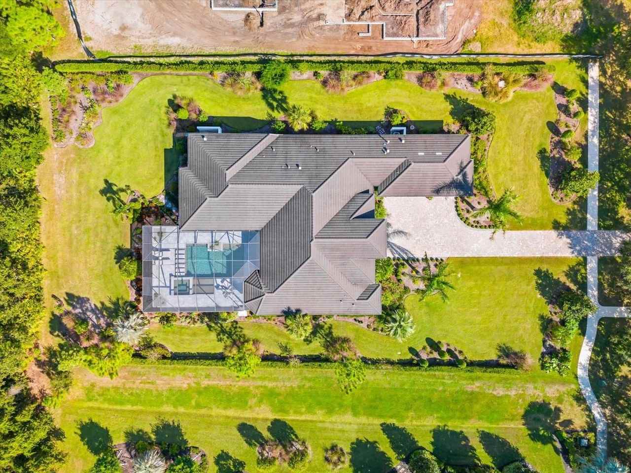 8407 Lindrick Ln - Photo 2 of 26